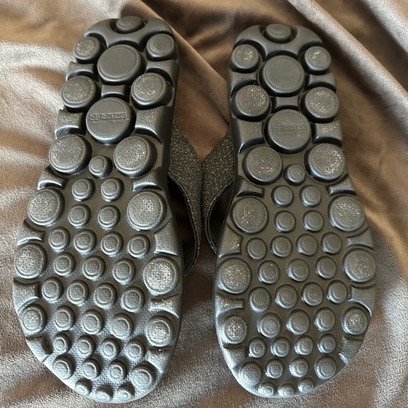 Skechers Women’s Black Sandals size 6 - Picture 3 of 4